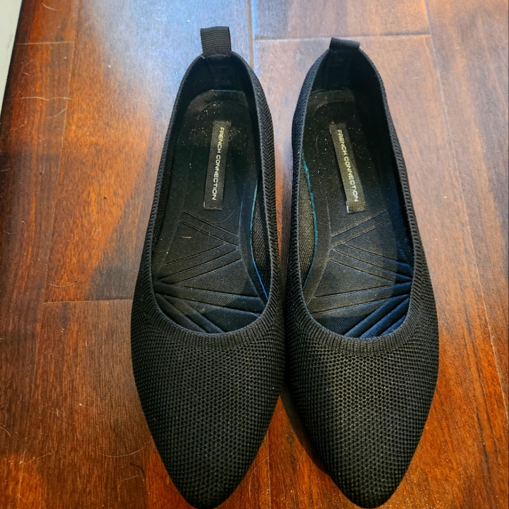 Black French Connection knit point shoes - Size 6.5